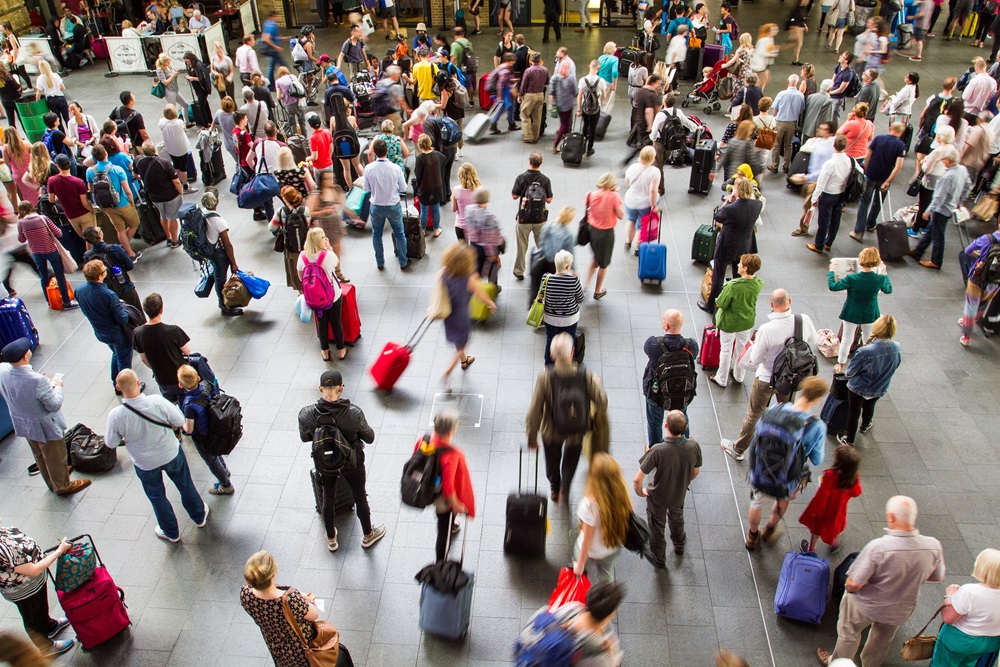 Hauptverkehrszeit am Bahnhof Rushhour an einem Bahnhof in München